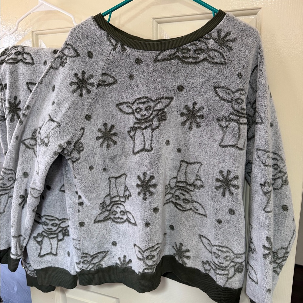 Star Wars Gray & Olive Grogu Plush Fleece Pajama Top
